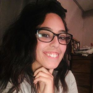 Meet your Posher, Adriana